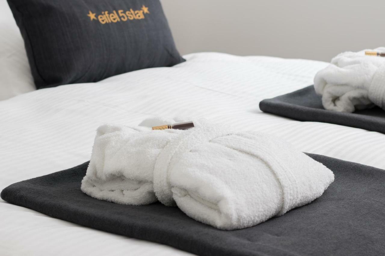 Eifel5Star - Burgfriedstrasse Apartment Даун Екстериор снимка