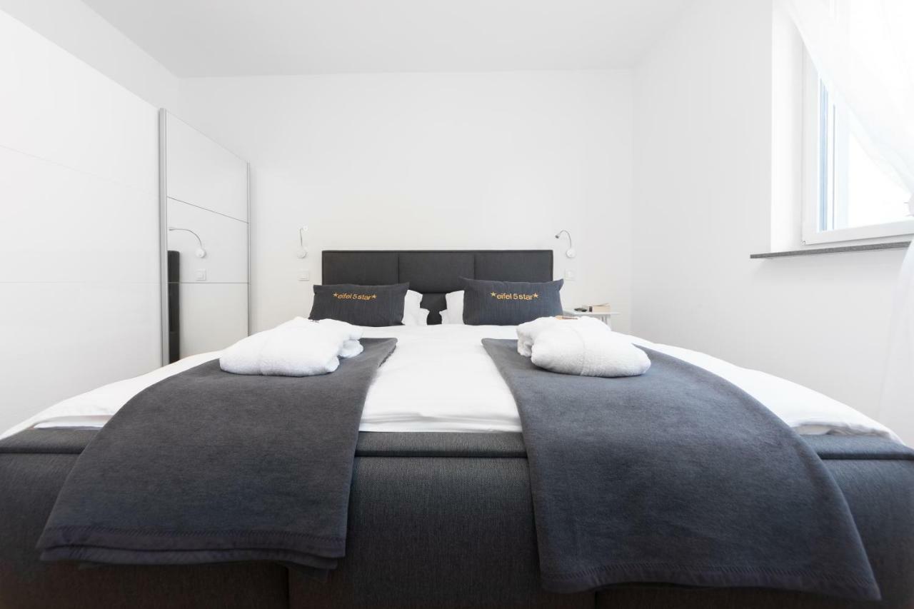 Eifel5Star - Burgfriedstrasse Apartment Даун Екстериор снимка