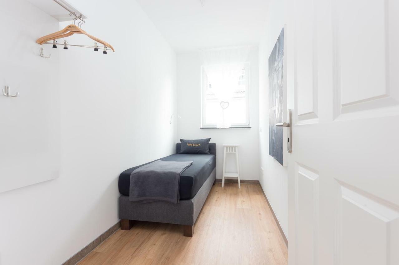 Eifel5Star - Burgfriedstrasse Apartment Даун Екстериор снимка